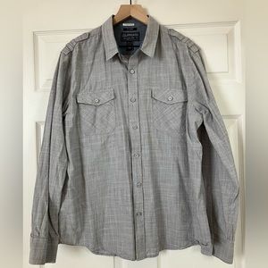 Men’s long sleeve shirt. Size XL, brand: American Rag. Very good condition.